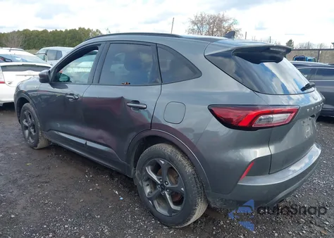 2023 Ford Escape St-Line Select z USA, uszkodzony, nr VIN 1FMCU9NZ5PUB28522